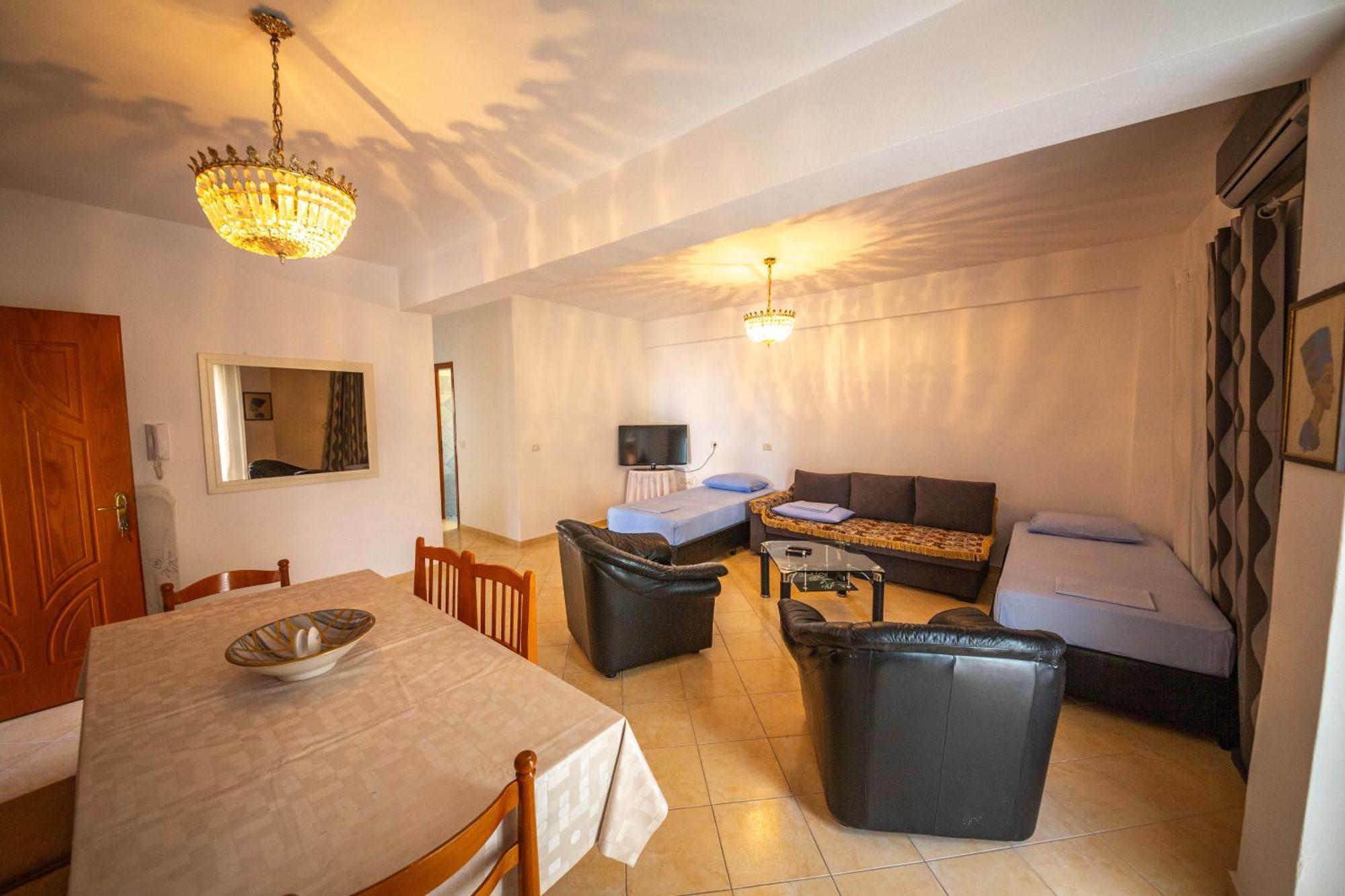 Apartments Cikuli ซารานเดอ ภายนอก รูปภาพ