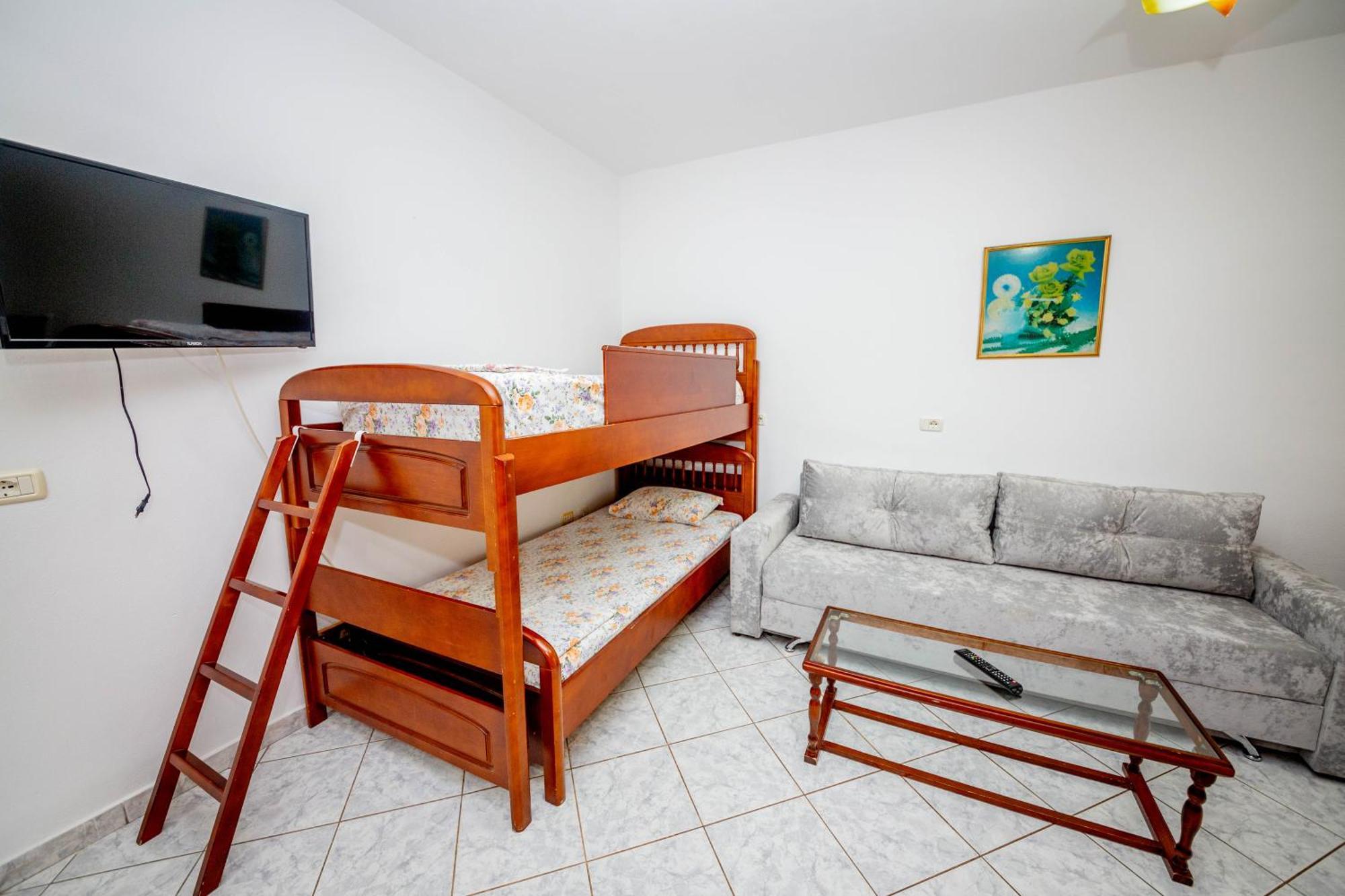 Apartments Cikuli ซารานเดอ ภายนอก รูปภาพ