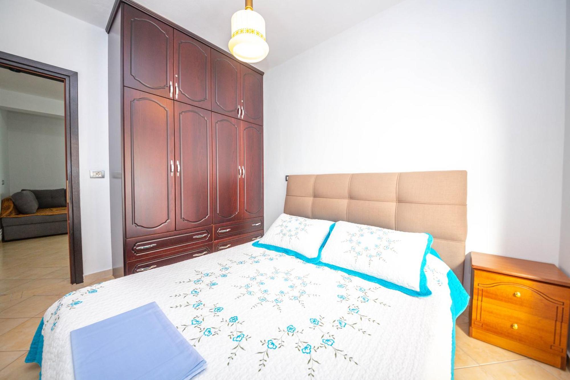 Apartments Cikuli ซารานเดอ ภายนอก รูปภาพ