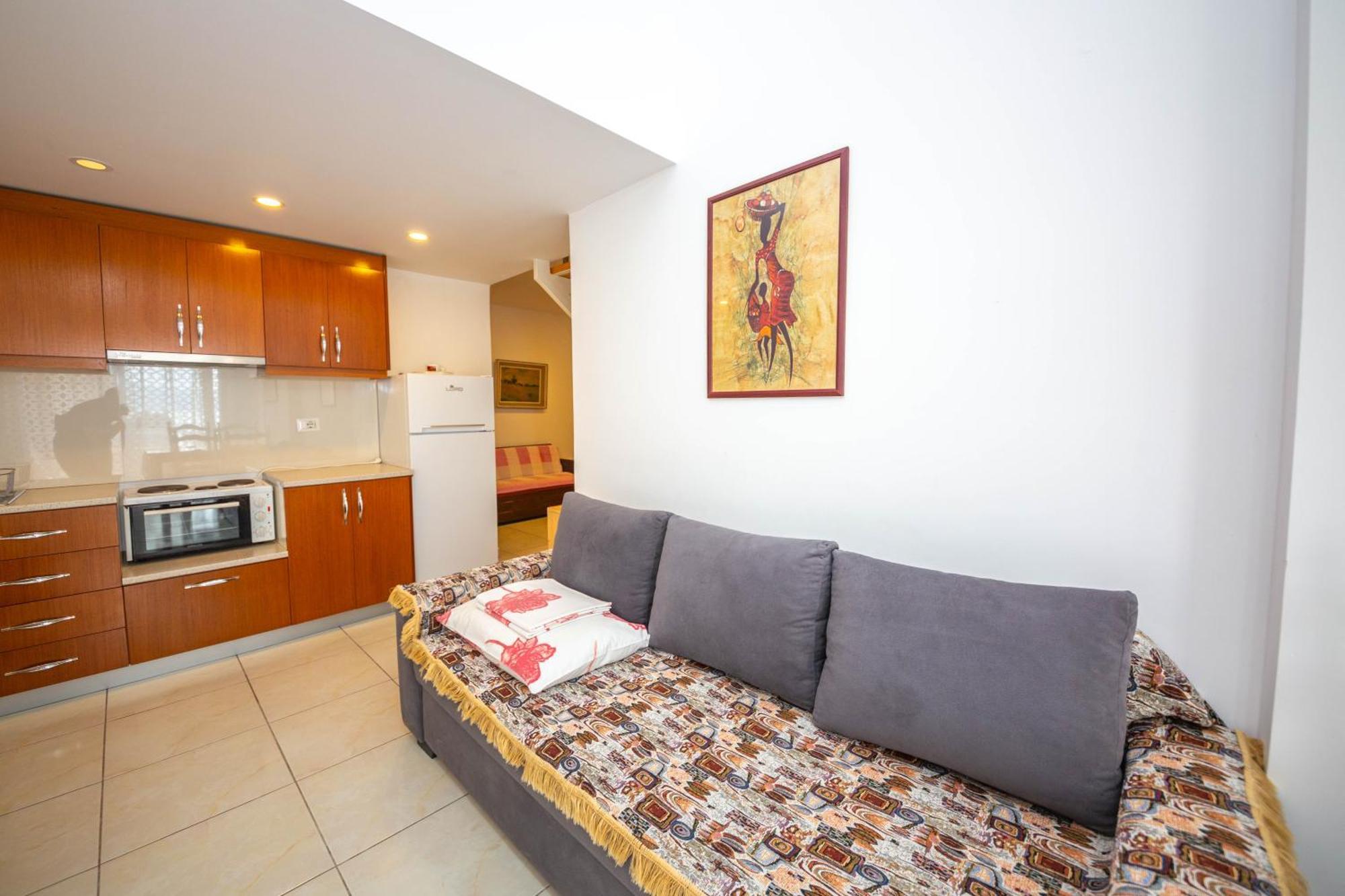Apartments Cikuli ซารานเดอ ภายนอก รูปภาพ