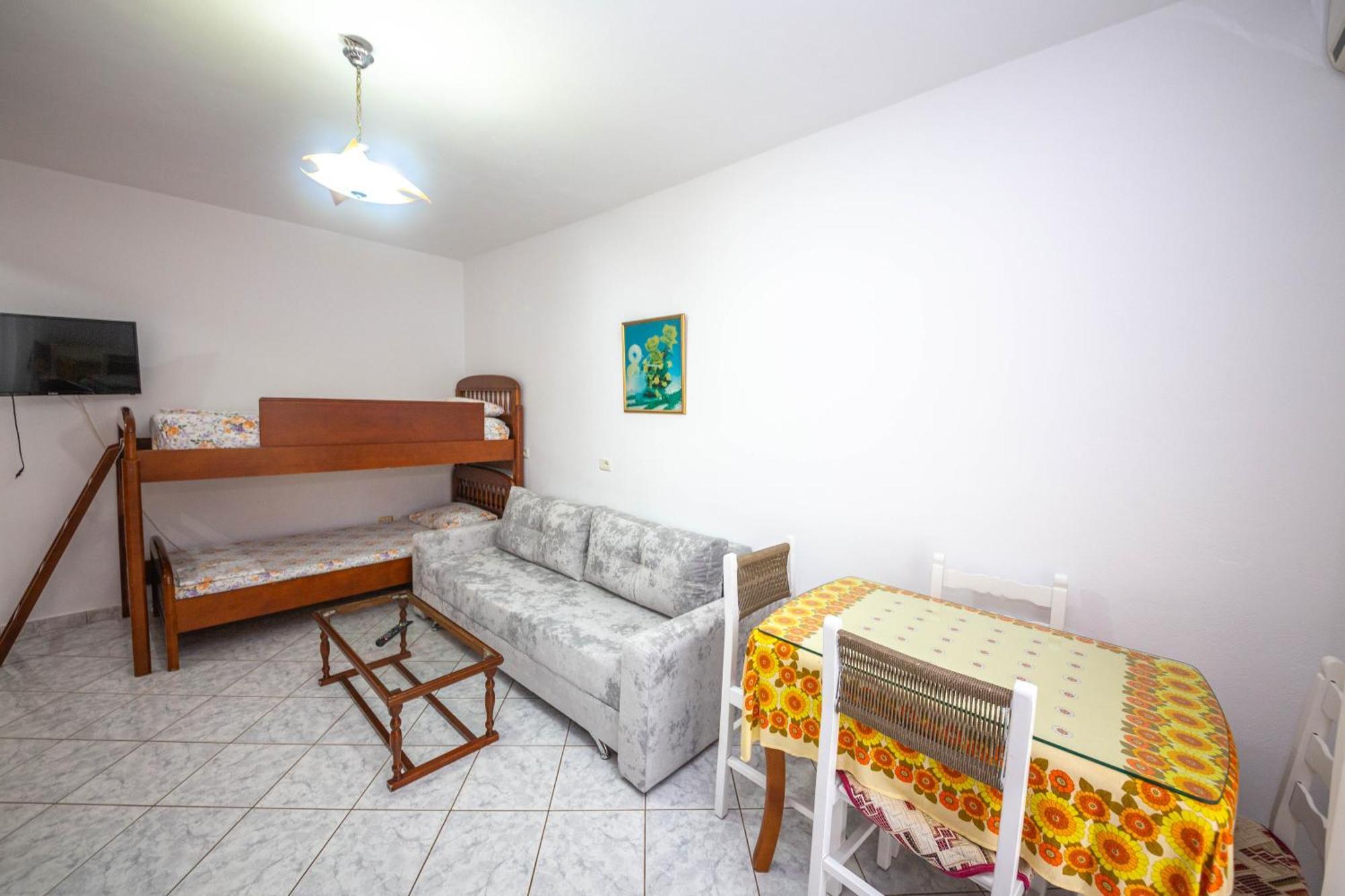 Apartments Cikuli ซารานเดอ ภายนอก รูปภาพ