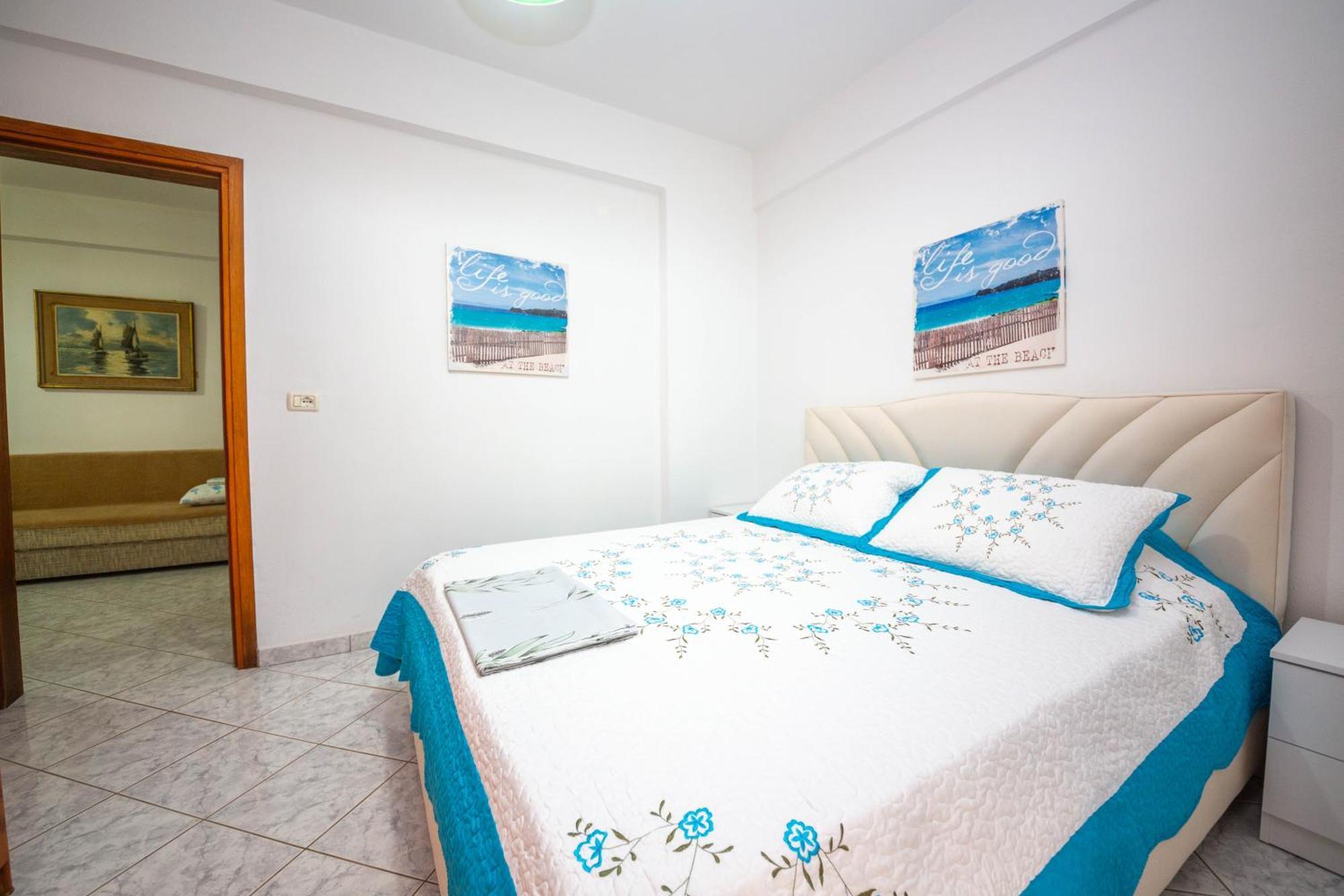 Apartments Cikuli ซารานเดอ ภายนอก รูปภาพ