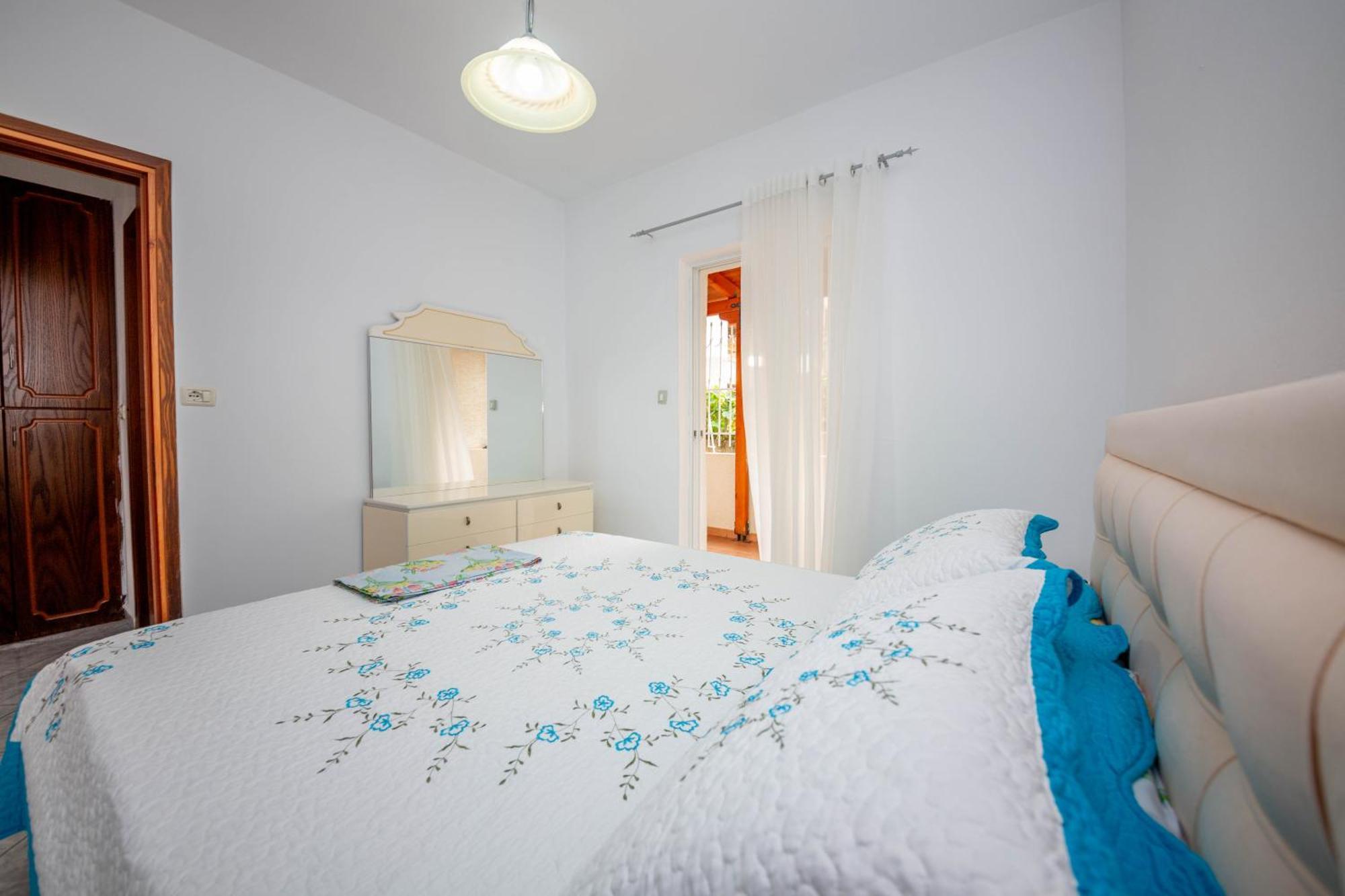 Apartments Cikuli ซารานเดอ ภายนอก รูปภาพ