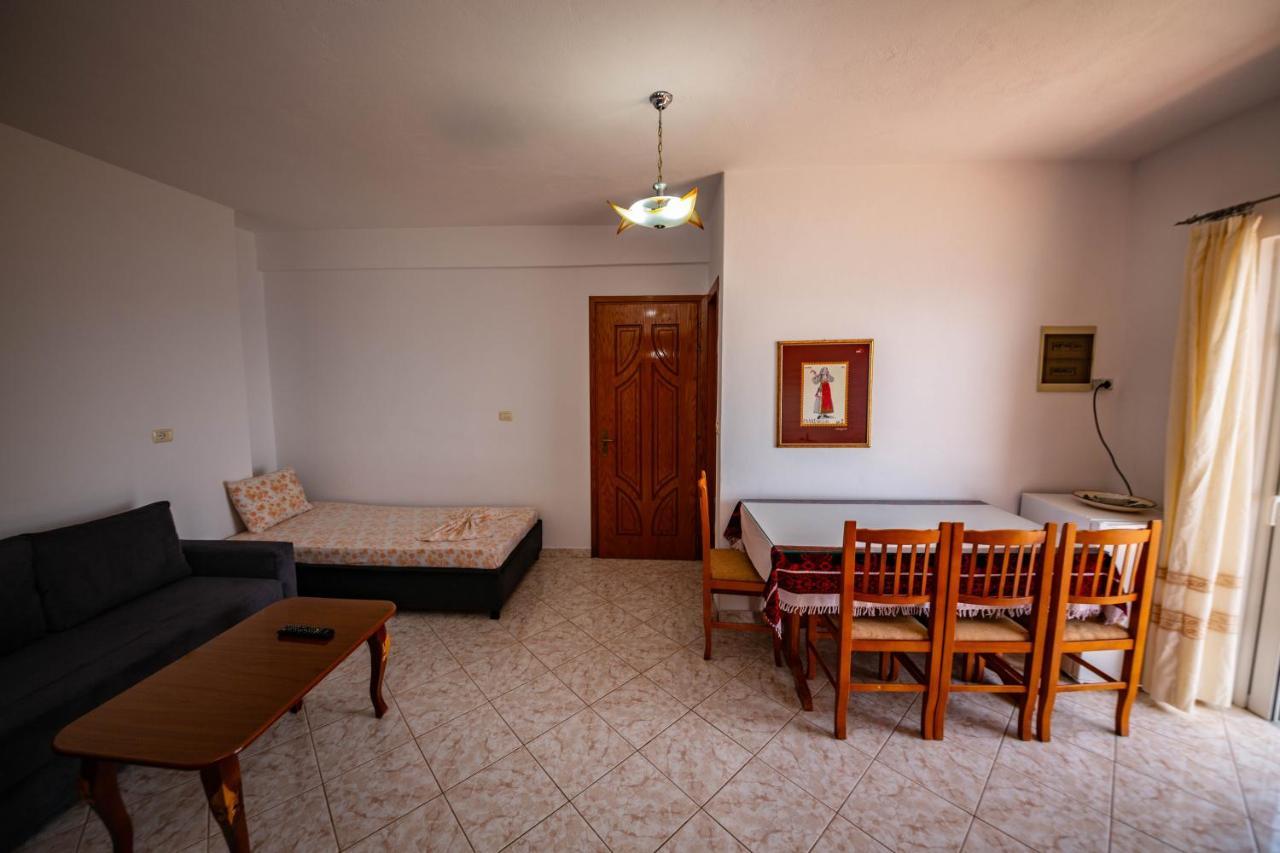 Apartments Cikuli ซารานเดอ ภายนอก รูปภาพ