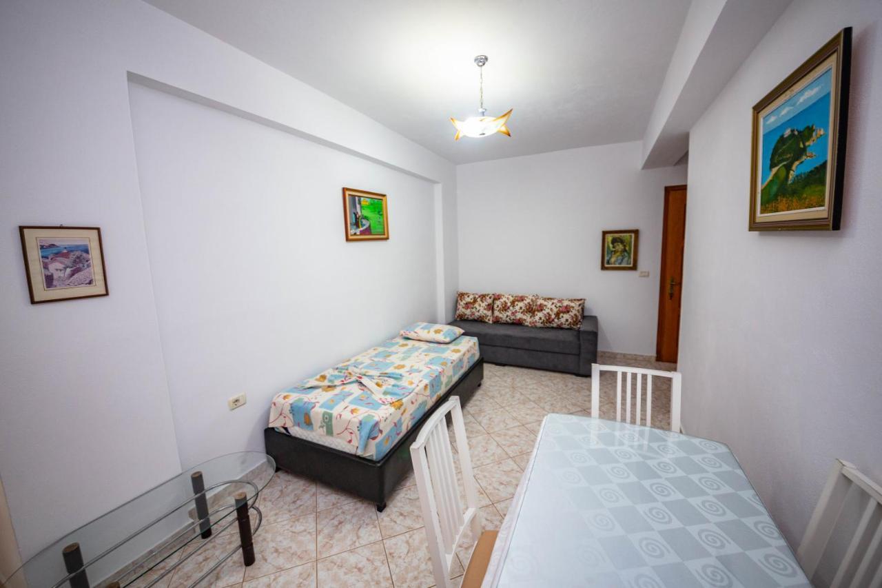 Apartments Cikuli ซารานเดอ ภายนอก รูปภาพ